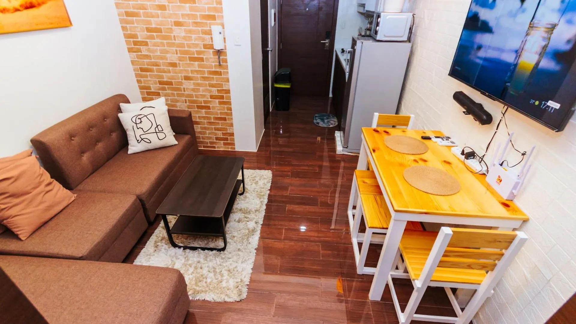 Serene City Stay Trendy Cozy Makati Condo Fun Swim Gym Netflix 4047 Manila Apartment