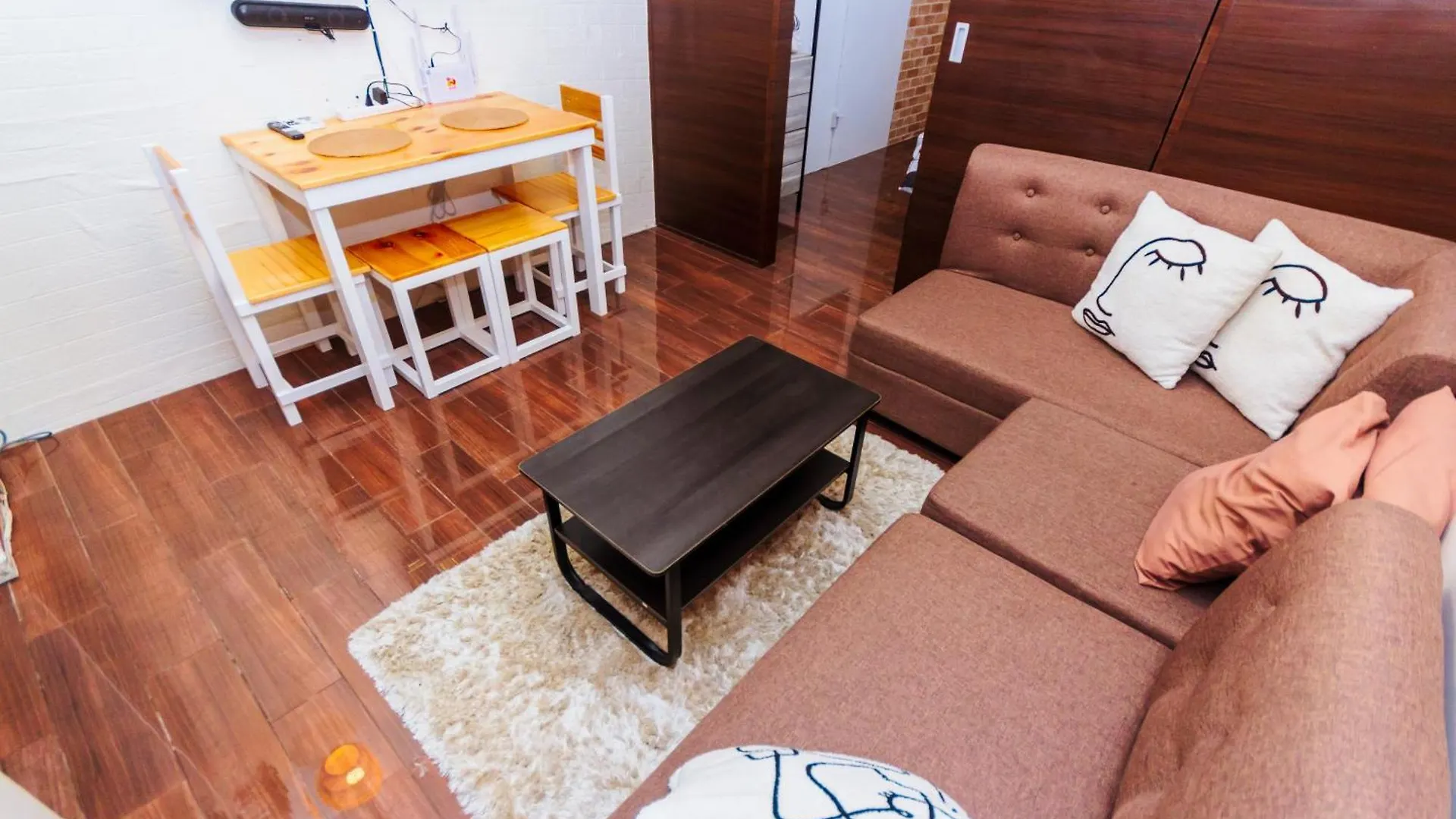 Serene City Stay Trendy Cozy Makati Condo Fun Swim Gym Netflix 4047 Manila 0*,  Philippines