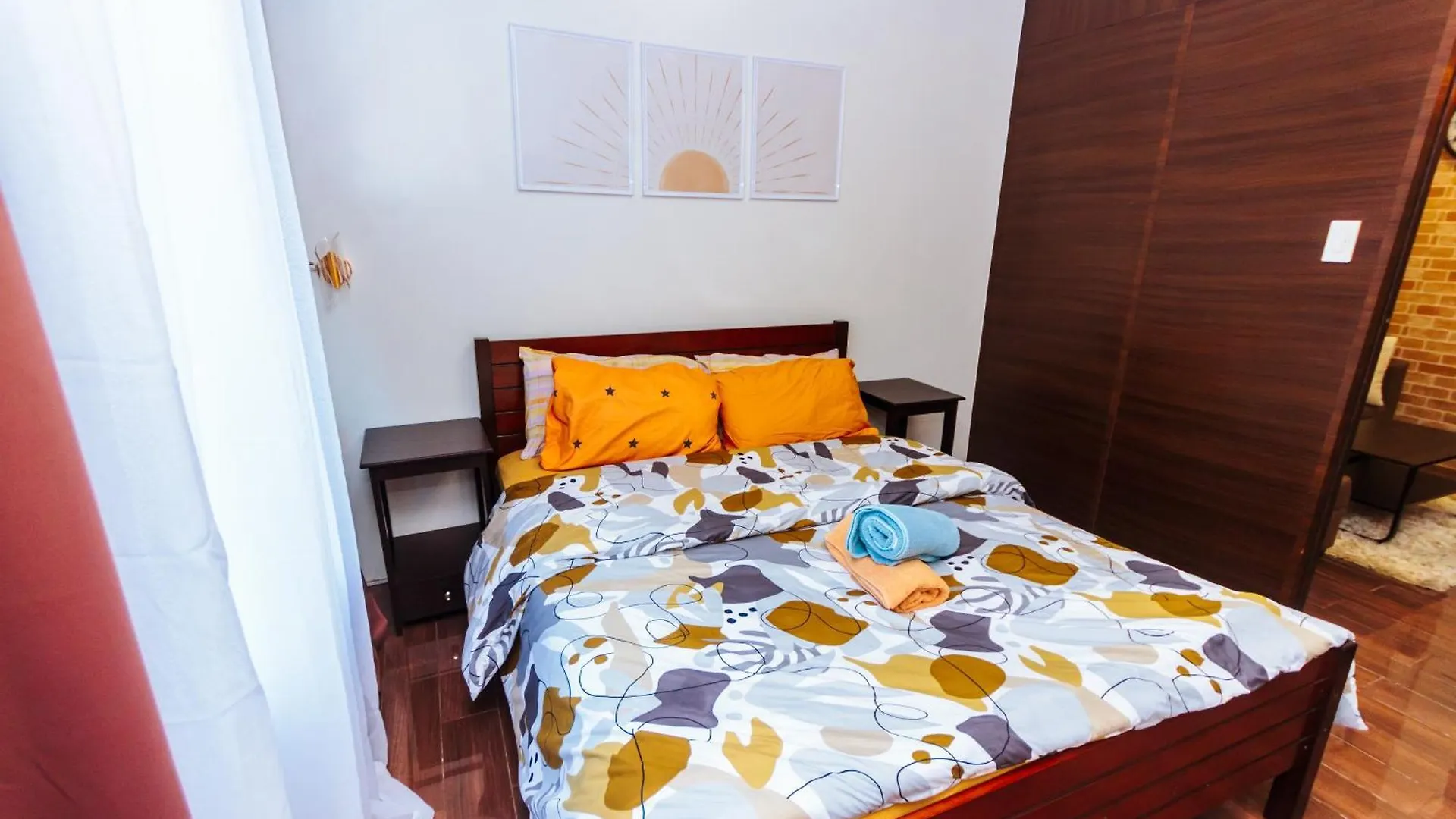 Serene City Stay Trendy Cozy Makati Condo Fun Swim Gym Netflix 4047 Manila Apartment