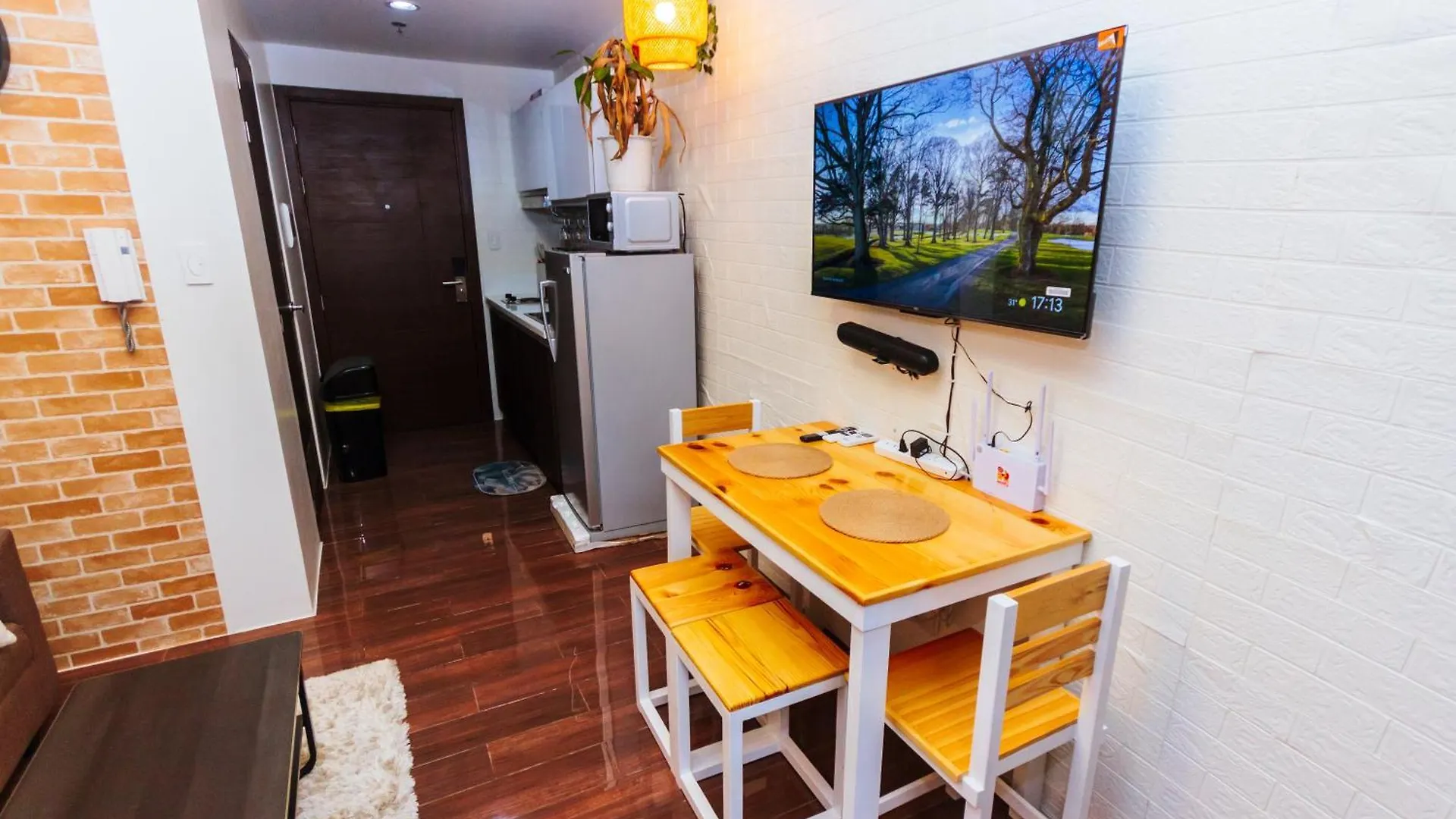 Apartment Serene City Stay Trendy Cozy Makati Condo Fun Swim Gym Netflix 4047 Manila