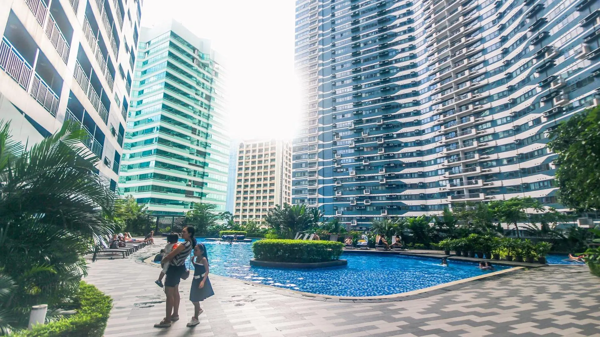 Serene City Stay Trendy Cozy Makati Condo Fun Swim Gym Netflix 4047 Manila Apartment