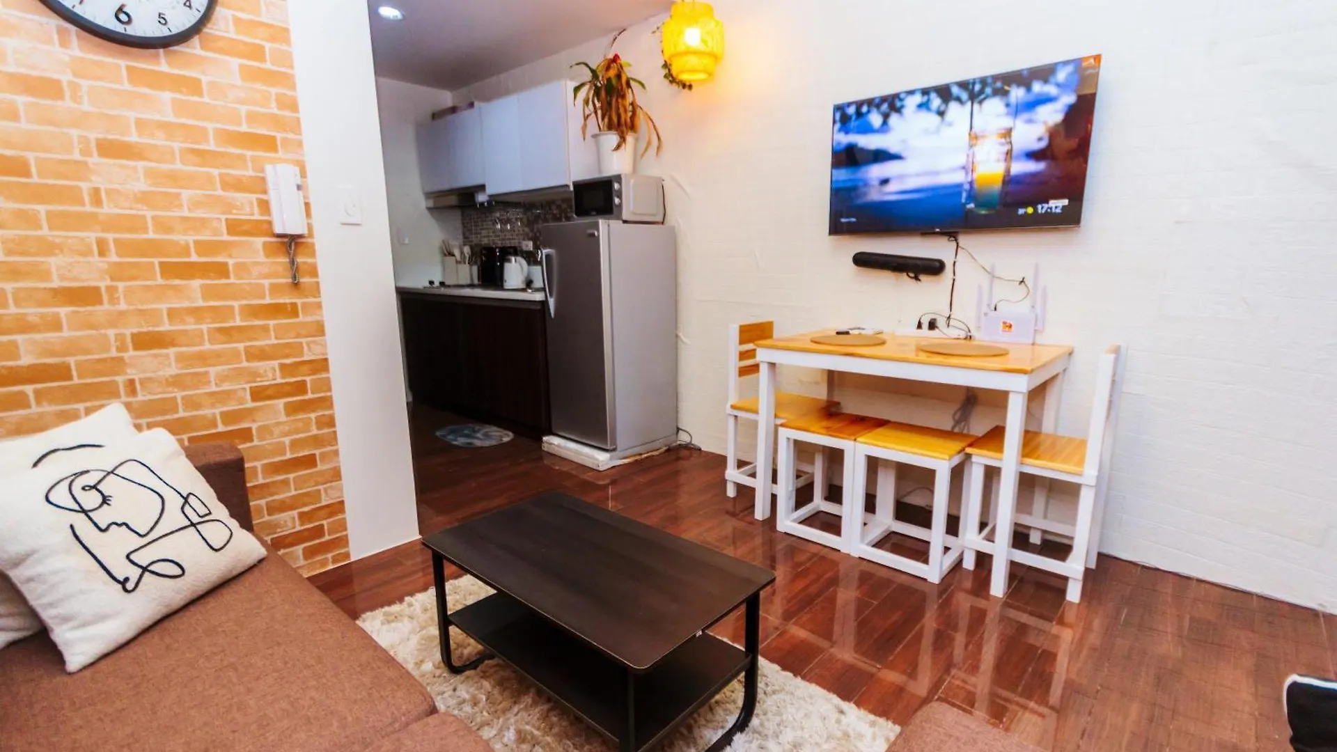 Apartment Serene City Stay Trendy Cozy Makati Condo Fun Swim Gym Netflix 4047 Manila