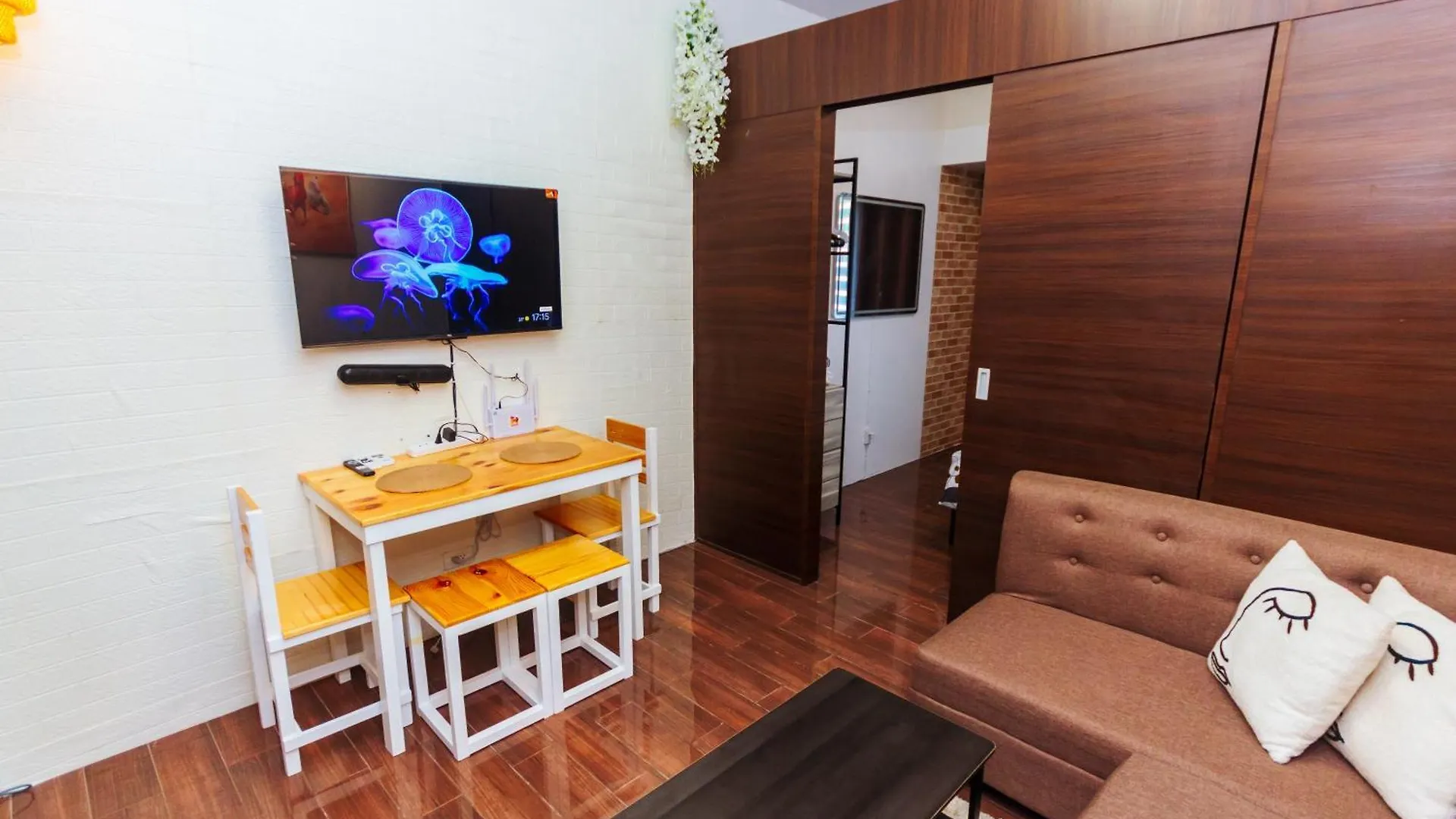 Serene City Stay Trendy Cozy Makati Condo Fun Swim Gym Netflix 4047 Манила