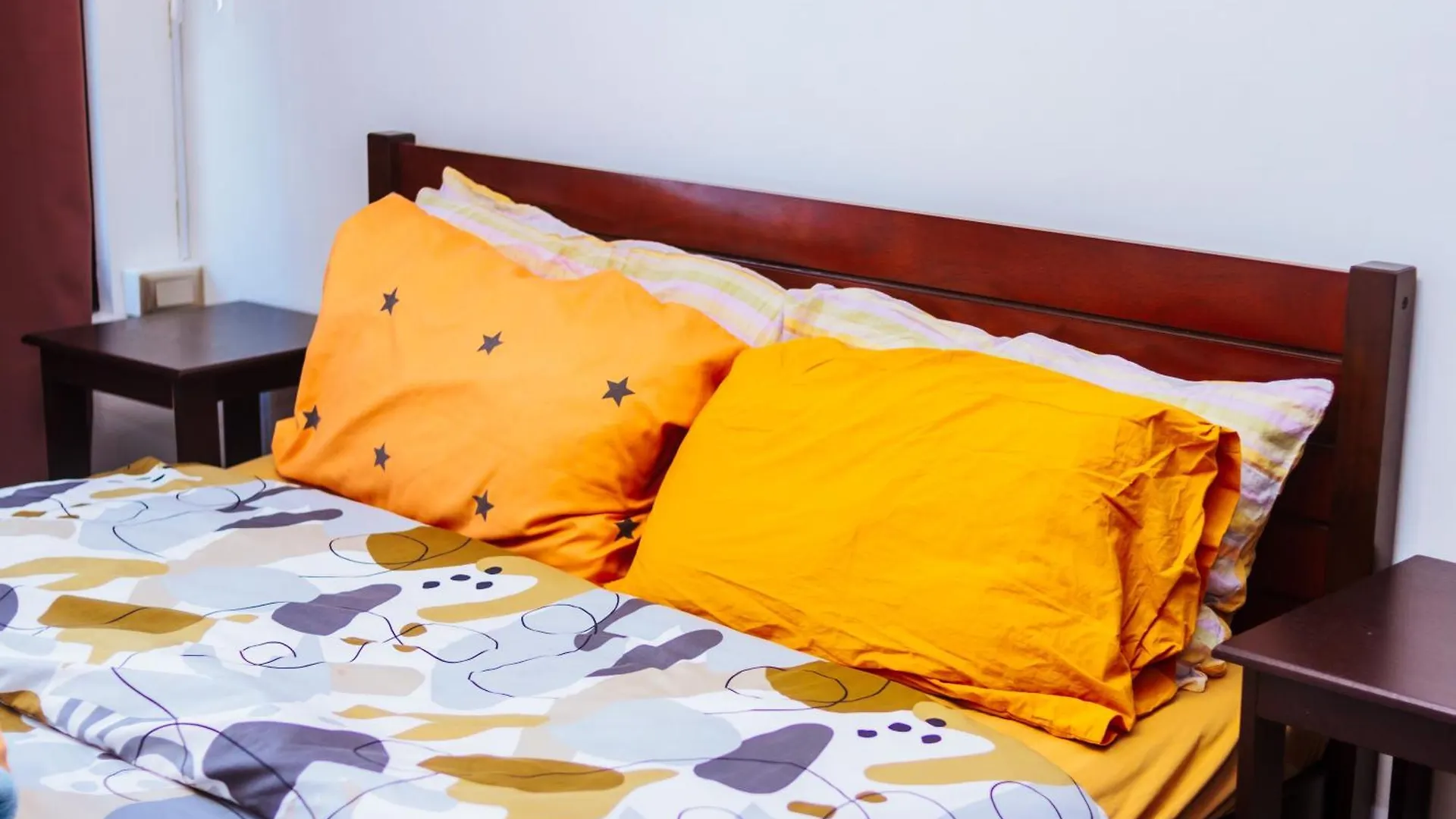 Serene City Stay Trendy Cozy Makati Condo Fun Swim Gym Netflix 4047 Манила